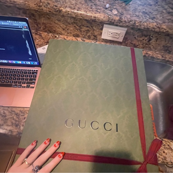 GUCCI GG SUPREME BACKPACK - Picture 2 of 6